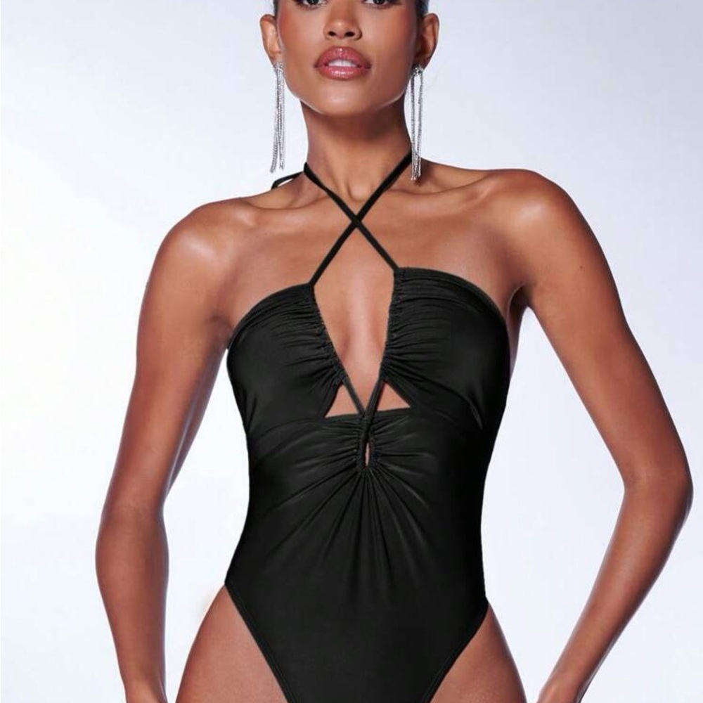 2/$15 Sale* Elegant Ruched Black Halter-Style Bodysuit, size M. NWT